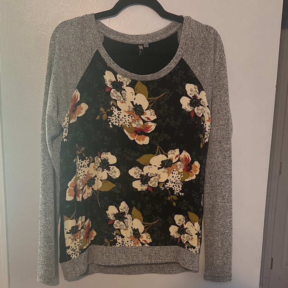 Kut from the Kloth Black and White Knit Top